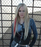 Avril Lavigne : avril-lavigne-1427218510.jpg