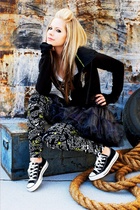Avril Lavigne : avril-lavigne-1427218698.jpg