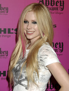 Avril Lavigne : avril-lavigne-1427218732.jpg