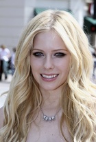 Avril Lavigne : avril-lavigne-1427219381.jpg
