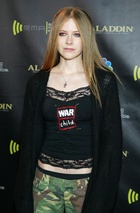 Avril Lavigne : avril-lavigne-1427219390.jpg