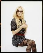 Avril Lavigne : avril_lavigne_1175465848.jpg