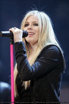 Avril Lavigne : avril_lavigne_1176067525.jpg