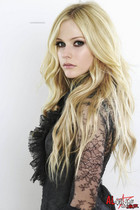 Avril Lavigne : avril_lavigne_1176139986.jpg