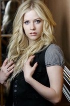 Avril Lavigne : avril_lavigne_1290054116.jpg