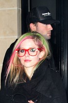 Avril Lavigne : avril_lavigne_1305606493.jpg