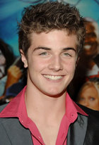 Beau Mirchoff : TI4U_u1150072537.jpg