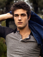 Beau Mirchoff : beau_mirchoff_1272240949.jpg