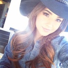 Becky G : becky-g-1461815281.jpg