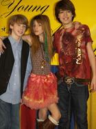 Bella Thorne : TI4U_u1235320258.jpg