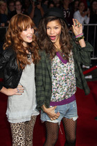 Bella Thorne : bella-thorne-1337987226.jpg