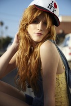 Bella Thorne : bella-thorne-1378400170.jpg