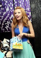 Bella Thorne : bella-thorne-1381437413.jpg