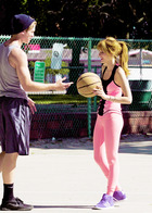 Bella Thorne : bella-thorne-1382128902.jpg