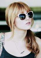 Bella Thorne : bella-thorne-1382990514.jpg