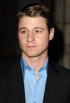 Benjamin McKenzie : TI4U_u1142963530.jpg