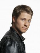 Benjamin McKenzie : TI4U_u1142963575.jpg