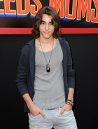 Blake Michael : blake-michael-1375900962.jpg