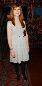 Bonnie Wright : bonnie_wright_1215744381.jpg