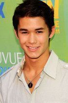 Booboo Stewart : boo-boo-stewart-1318007509.jpg