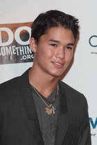 Booboo Stewart : boo-boo-stewart-1339213076.jpg