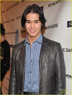 Booboo Stewart : boo-boo-stewart-1339226090.jpg