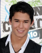 Booboo Stewart : boo-boo-stewart-1351387683.jpg