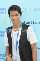 Booboo Stewart : boo_boo_stewart_1257723713.jpg