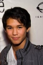 Booboo Stewart : boo_boo_stewart_1258223627.jpg