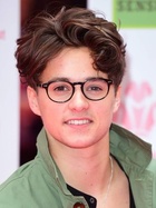 Bradley Simpson : bradley-simpson-1604346374.jpg