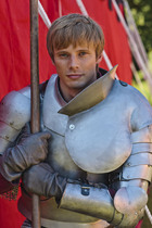 Bradley James : bradley-james-1372627722.jpg