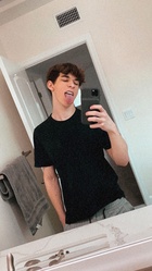 Brandon Rowland : brandon-rowland-1586396162.jpg