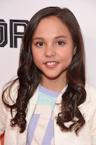 Breanna Yde : breanna-yde-1474662531.jpg