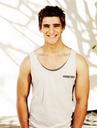 Brenton Thwaites : brenton-thwaites-1340017384.jpg