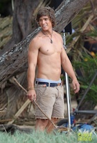 Brenton Thwaites : brenton-thwaites-1522626741.jpg