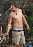 Brenton Thwaites : brenton-thwaites-1522626745.jpg