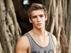 Brenton Thwaites : brenton-thwaites-1615489046.jpg