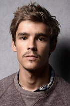 Brenton Thwaites in General Pictures, Uploaded by: Guest