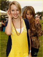 Bridgit Mendler : TI4U_u1276563736.jpg