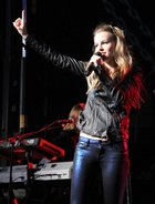 Bridgit Mendler : bridgit-mendler-1371831817.jpg