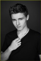 Callan McAuliffe : callan-mcauliffe-1319820740.jpg