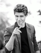 Callan McAuliffe : callan-mcauliffe-1439503195.jpg