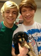 Calum Worthy : TI4U1394995373.jpg