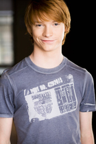 Calum Worthy : calum-worthy-1373824826.jpg