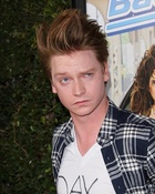 Calum Worthy : calum-worthy-1423861201.jpg