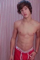 Cameron Dallas : cameron-dallas-1416672578.jpg