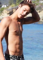 Cameron Dallas : cameron-dallas-1418855386.jpg