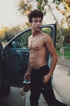 Cameron Dallas : cameron-dallas-1419701387.jpg