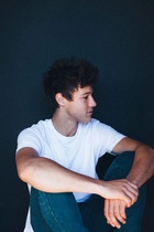 Cameron Dallas : cameron-dallas-1424186102.jpg