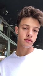 Cameron Dallas : cameron-dallas-1424800801.jpg